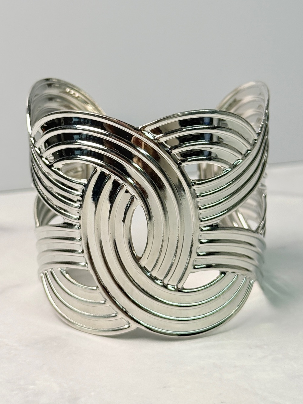 🚨3 for $15🚨 Silver Tone Interwoven Statement Cuff Bracelet